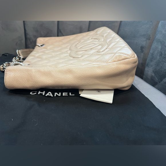 CHANEL Caviar Quilted Petite Shopping Tote PST - Picture 12 of 15